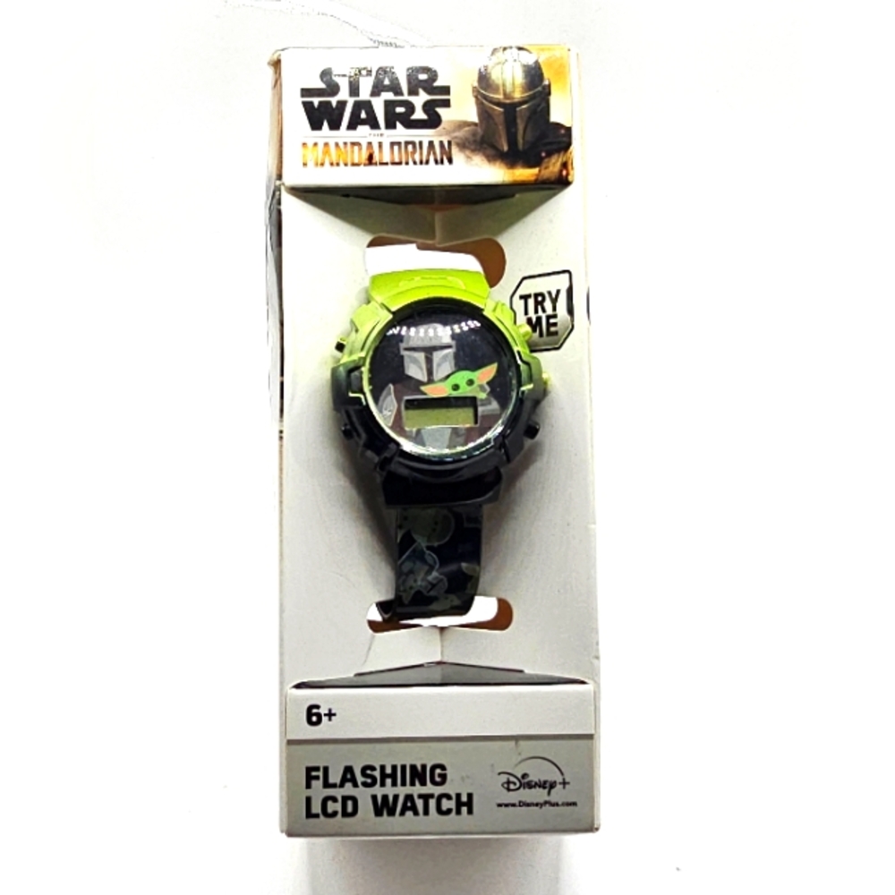New Disney Star Wars Mandalorian Flashing LCD Kids Wristwatch.